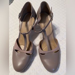 Naturalizer t-strap heels